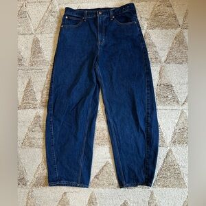GAP high rise barrel size 31